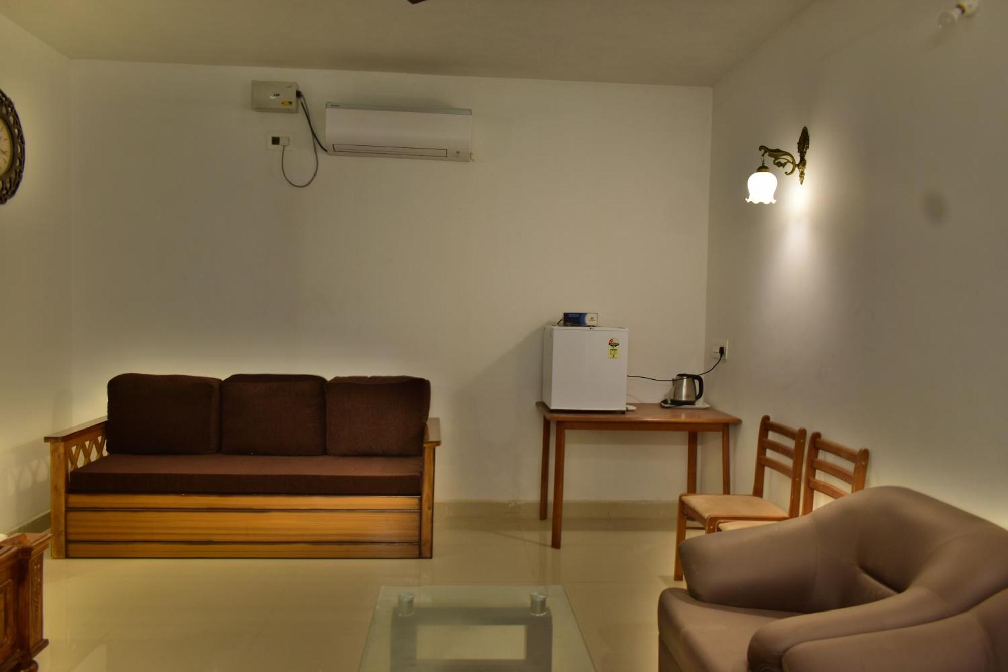 Silent Waters Resorts Yelagiri Exterior photo