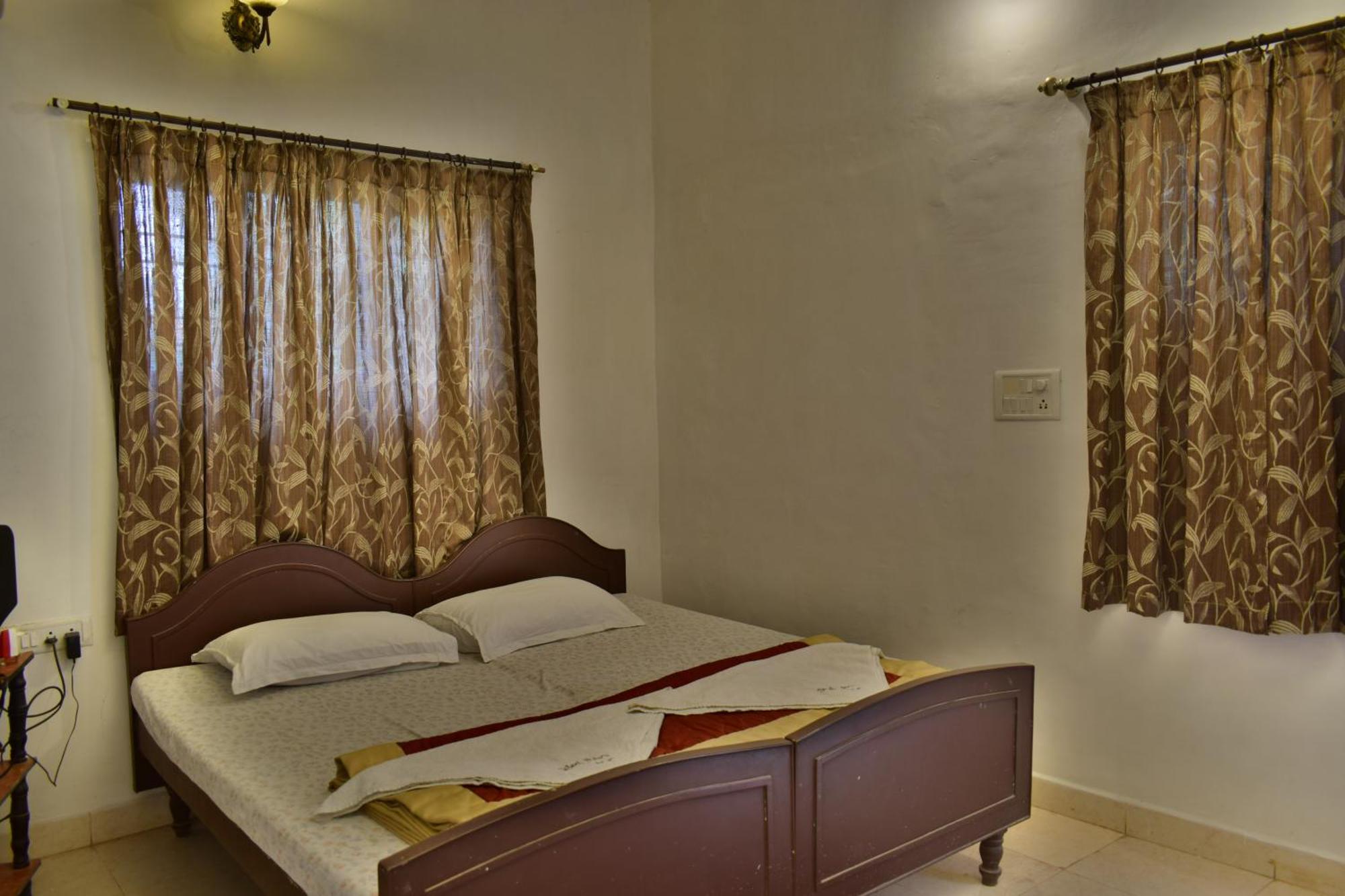 Silent Waters Resorts Yelagiri Exterior photo